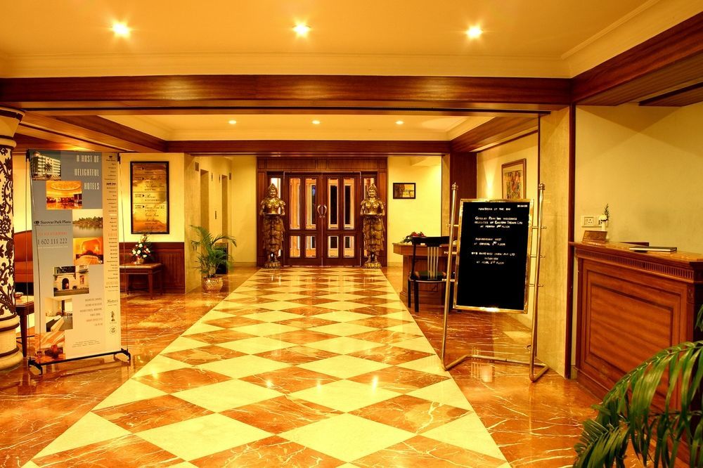 Отель Gokulam Park Коччи Интерьер фото